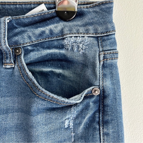 KanCan Cropped High Rise Button Front Slightly Distressed Jeans Size 29 - Picture 7 of 10
